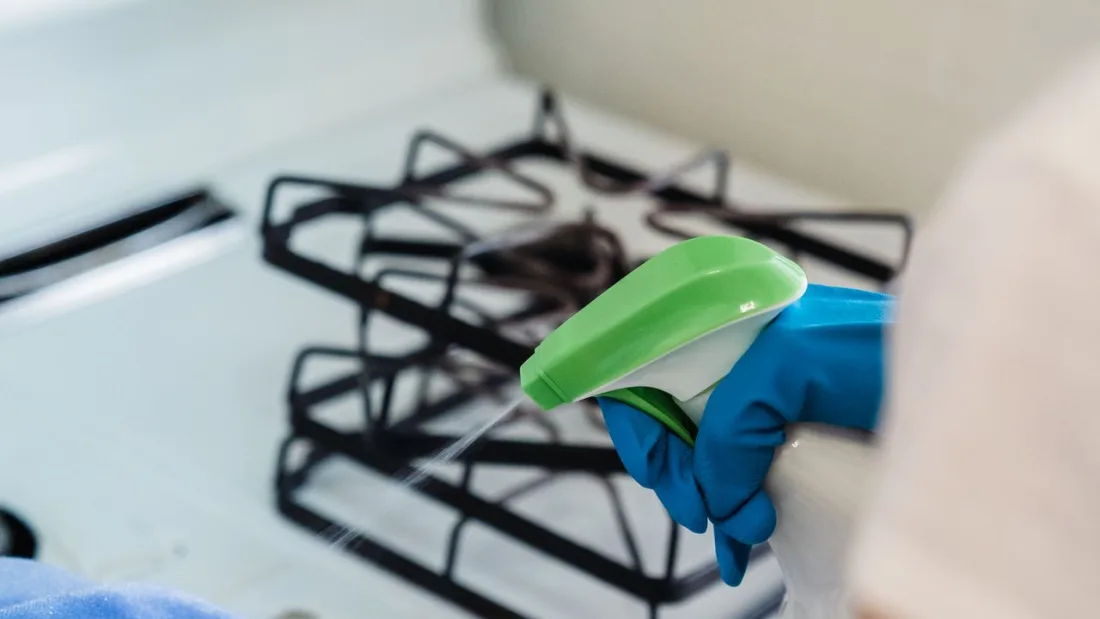 Nettoyage professionnel au spray et à la microfibre par DMR Nettoyage dans les Pyrénées-Orientales